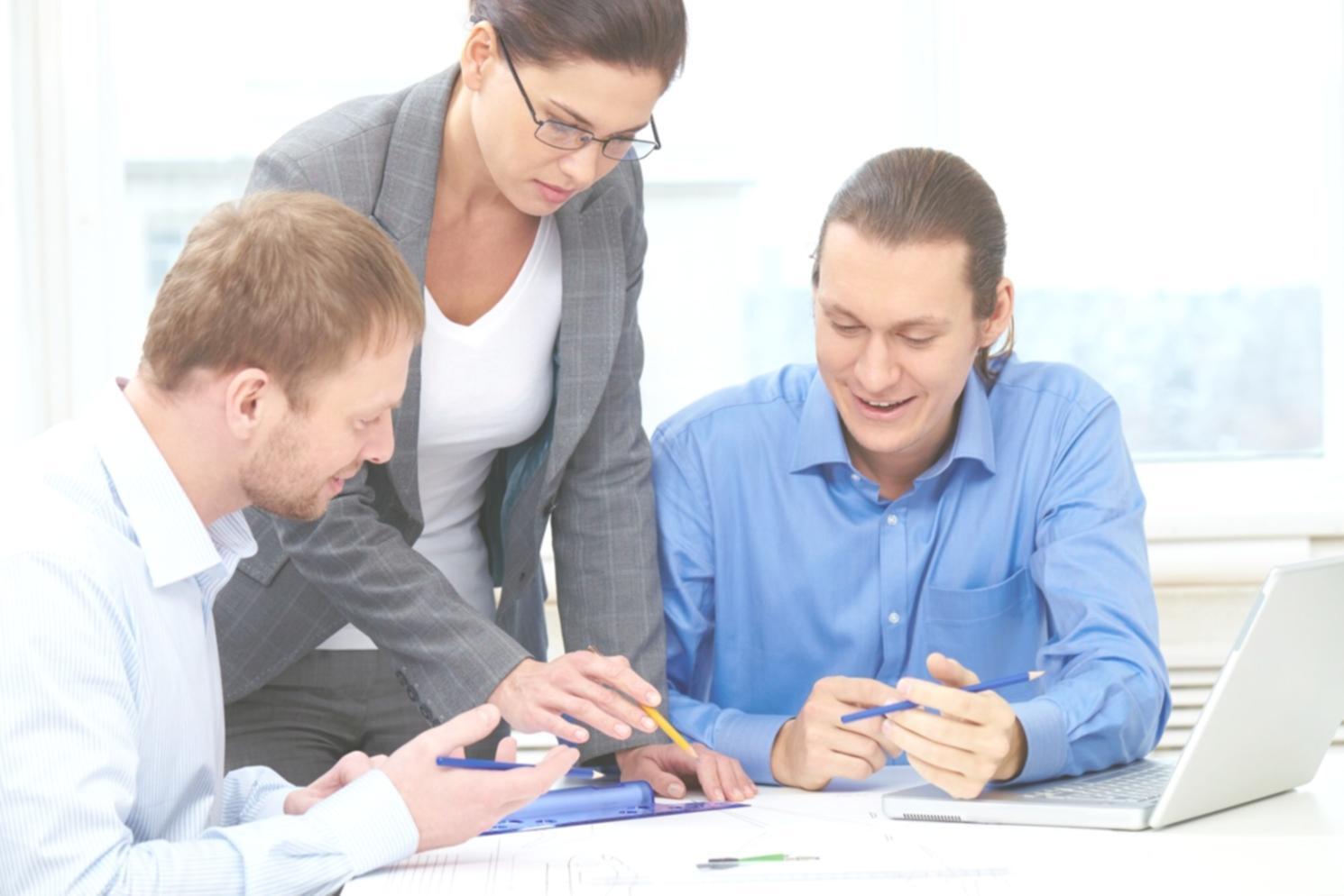 Session de formation en analyse financière avec tableaux et graphiques